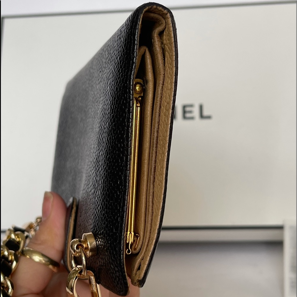 Chanel caviar leather wallet - Picture 4 of 11